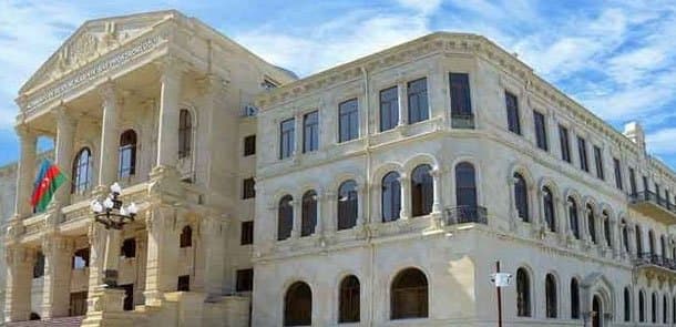 İqtisad Universitetinin vəzifəli şəxslərinə cinayət işi açıldı