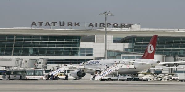 İstanbulda təyyarə qəzaya uğradı