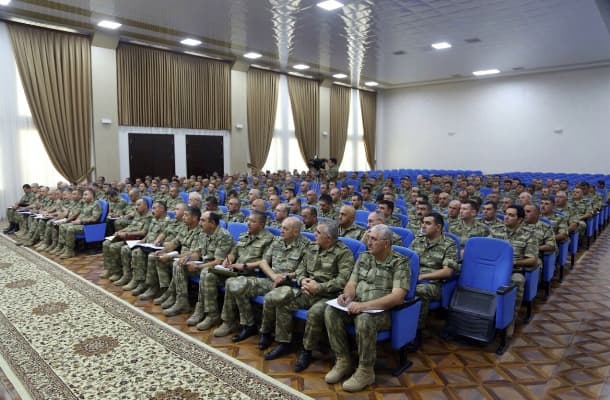 Zakir Həsənov komandirlərə əmr verdi: Düşmənə zərbə vurun (FOTO)