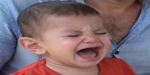Azərbaycanda sağlam uşağa “qolu sınıb” deyərək gips qoydular (VİDEO)