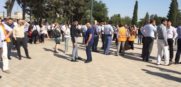 BP-nin baş ofisinin bütün işçiləri təxliyə edildi (FOTOLAR)