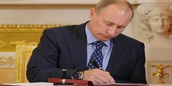 Putin baş komandanı və vitse-admiralı işdən çıxardı