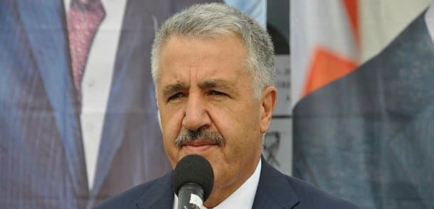 Türkiyənin nəqliyyat naziri xəstəxanaya yerləşdirilib