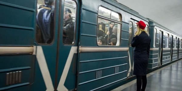 Bakı metrosunda təhlükəsizlik çəpərləri quraşdırıla bilərmi? (AÇIQLAMA)