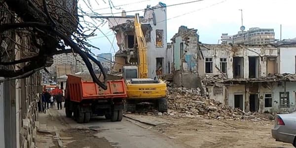 Bakıda plana düşən evlərin ünvanları açıqlandı (RƏSMİ)
