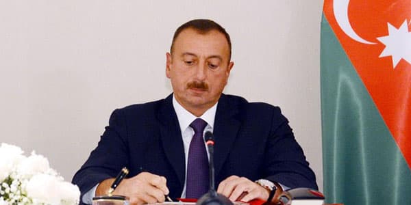 Prezidentin ev verdiyi məşhurlar (SİYAHI)
