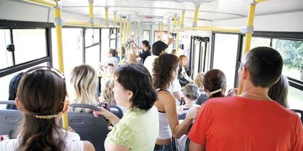 Azərbaycanda sərnişinlər daha çox hansı nəqliyyat vasitəsindən istifadə edir?