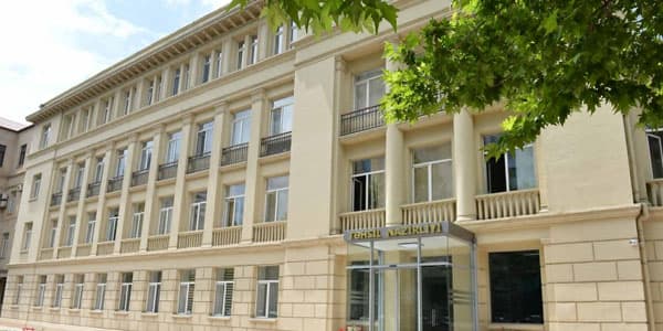 Universitetlər gələn il də köçürülməyəcək? (AÇIQLAMA)