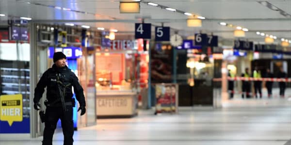 Azərbaycanlı Almaniyada vağzalı partlatmaqla hədələdi