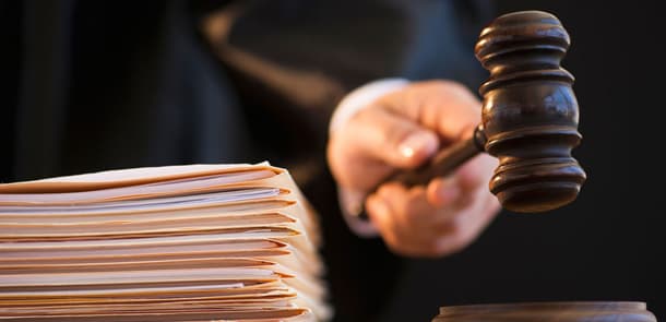Bağça müdiri məhkəmədə rüşvət aldığını etiraf etdi