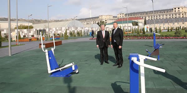 Prezident yeni istifadəyə verilən idman və istirahət parkında (FOTOLAR)