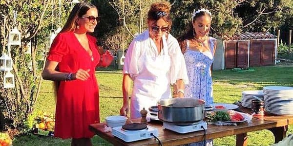 Mehriban Əliyeva buğlama bişirdi (FOTO)