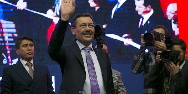 Melik Gökçək canlı yayımda istefa verdi