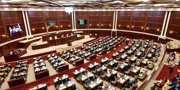 Milli Məclis iki yüksək vəzifəni ləğv etdi