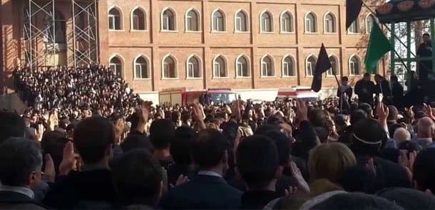 "İmamzadə"də bir qrup şəxslə polis arasında insident olub