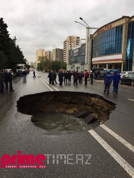 Bakıda yeni təmir olunan yol niyə çökdü? (AÇIQLAMA/FOTO/VİDEO)