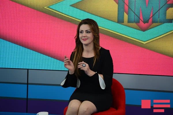 Əməkdar artistimiz evli xalq artistinə elçi düşüb (FOTO/VİDEO)