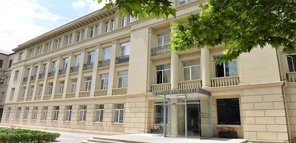 Təhsil Nazirliyi səhvi etiraf etdi: Qalmaqallı dərslik dəyişdirildi