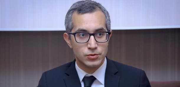 Tarix dərsliyi ətrafında qalmaqal böyüyür: «Onu yazanın özü ermənidir...» (FOTO)