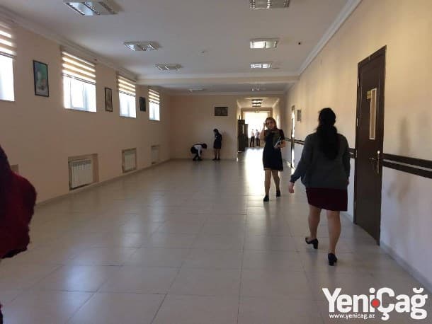 “Mikayıl Cabbarov, mənim şəhidimin xatirə lövhəsini niyə sökmüsən?” – 190 saylı məktəbdən reportaj (FOTOLAR)