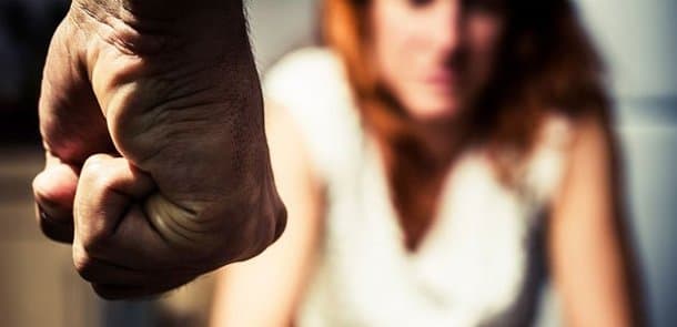 Bakıda kirayənişin qadın su qızdırıcısına görə ev sahibi tərəfindən döyüldü