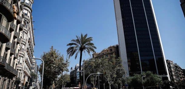 Şirkət və banklar Kataloniyanı tərk edir