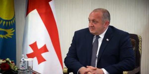 Gürcüstan parlamenti prezidentin veto qoyduğu yeni konstitusiyanı təsdiqlədi