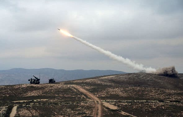 Azərbaycan yeni raketləri sınaqdan keçirdi (FOTO/VİDEO)