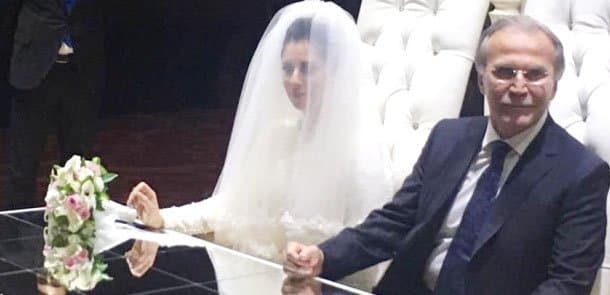 Millət vəkili özündən 28 yaş kiçik katibəsi ilə evləndi (FOTO)