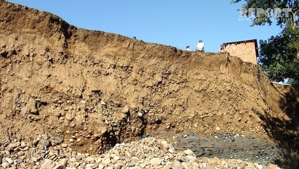 Masallıda eroziya nəticəsində yaşayış evləri təhlükə ilə üzləşib (FOTOLAR)