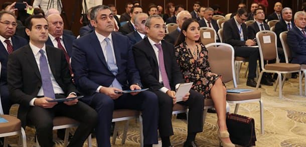 Leyla Əliyeva nazirlərlə seminarda (FOTOLAR)