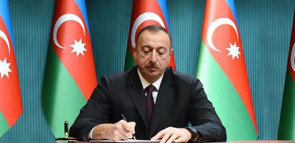 Prezident bu şəxsə general rütbəsi verdi