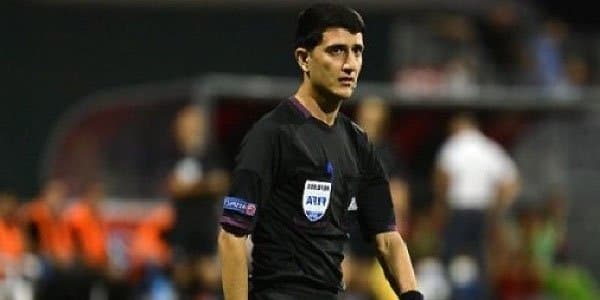 Azərbaycanlı hakim erməni futbolçunu cəzalandırdı