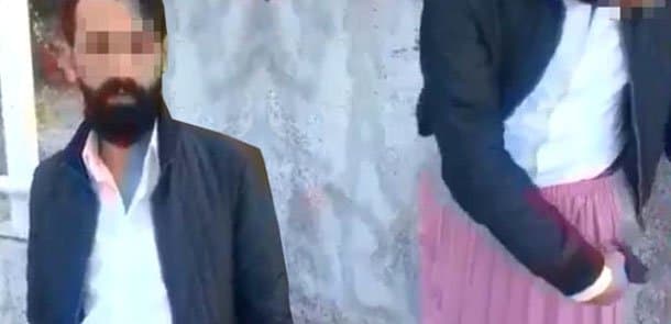 Qadınlar haqqında pis danışdı, ətək geyinib özünü güllələdi (VİDEO)