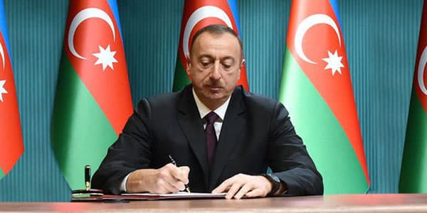 İlham ƏIiyev bu şəxslərin maaşlarını 500 manat artırdı