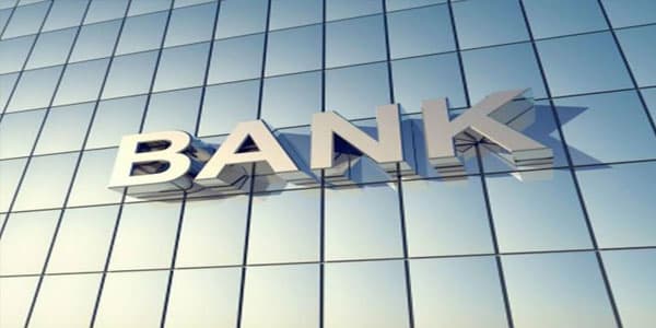 Azərbaycanda bu il bank işçilərinin sayı xeyli azaldı