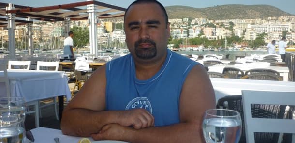 Taksi sürücüsünü döyməkdə ittiham olunan Ağası Hüseynovun anası: "Bunların dərdi puldur"
