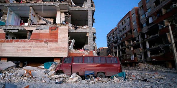 İran və İraqda dəhşətli zəlzələ: 347 ölü, 1000-lərlə yaralı var (FOTO/VİDEO/YENİLƏNİB)