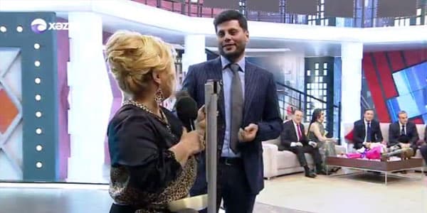 Zaur Kamal canlı yayımda mərcə girib 4500 manat uduzdu (VİDEO)