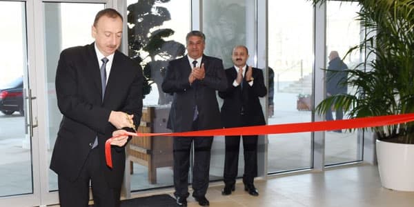 İlham Əliyev Abşeronda açılışlar etdi