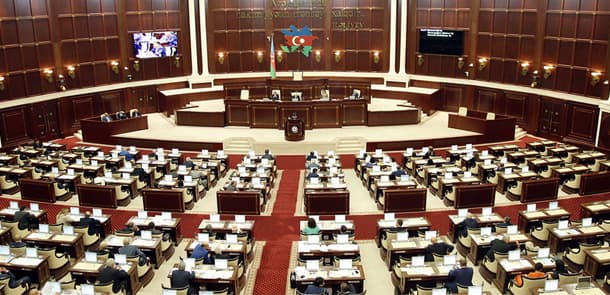 Bu gün Milli Məclisdə 30 məsələ müzakirəyə çıxarılır