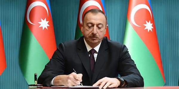 Prezident bu vəzifələri ləğv etdi (SƏRƏNCAM)