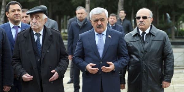 Rövnəq Abdullayev Natiq Əliyevin məzarını ziyarət etdi (FOTOLAR)