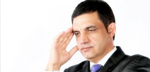 Tanınmış yazıçının şeir kitabı çıxdı (FOTO)