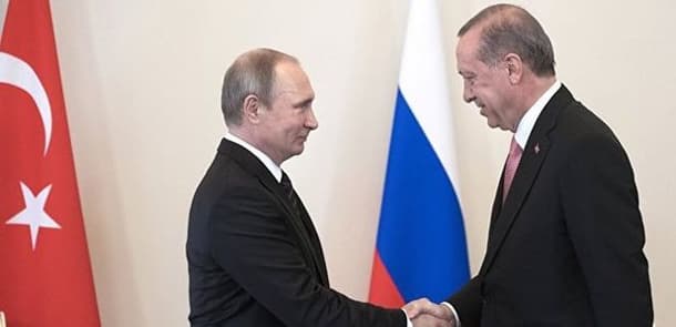 Putin Ərdoğanın stulunu aşırdı (VİDEO)