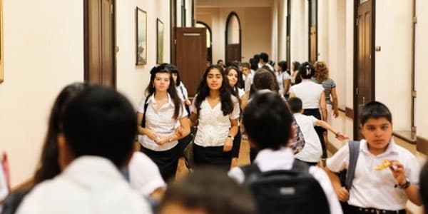 Bakıda şagirdlər arasında biabırçı sorğu: “Busqalter geyinirsinizmi?” (FOTOFAKT)