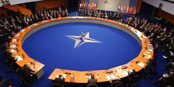 NATO-nun konfransında azərbaycanlı və erməni deputatlar arasında mübahisə