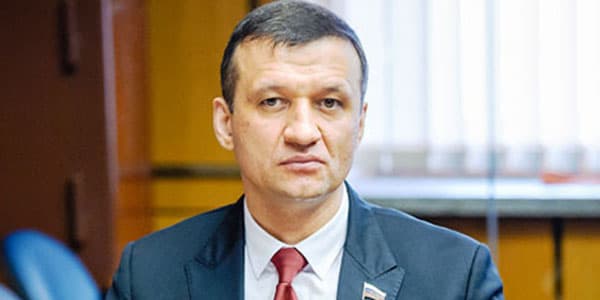 Deputat Mənsimovun maxinasiyalarını araşdırmaq üçün İstintaq Komitəsinə sorğu verdi