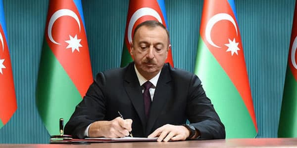 İlham Əliyev bu şəxləri təltif etdi (SƏRƏNCAM)