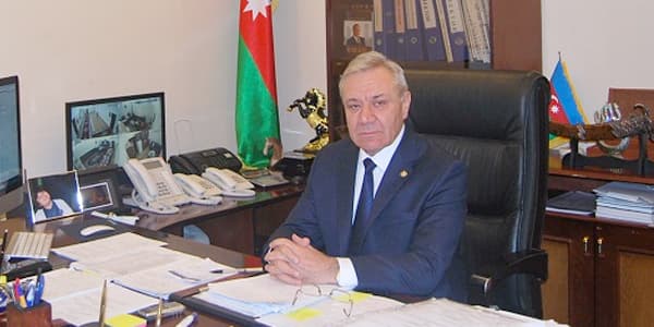 Prezident GDU-nun rektorunu təltif etdi
